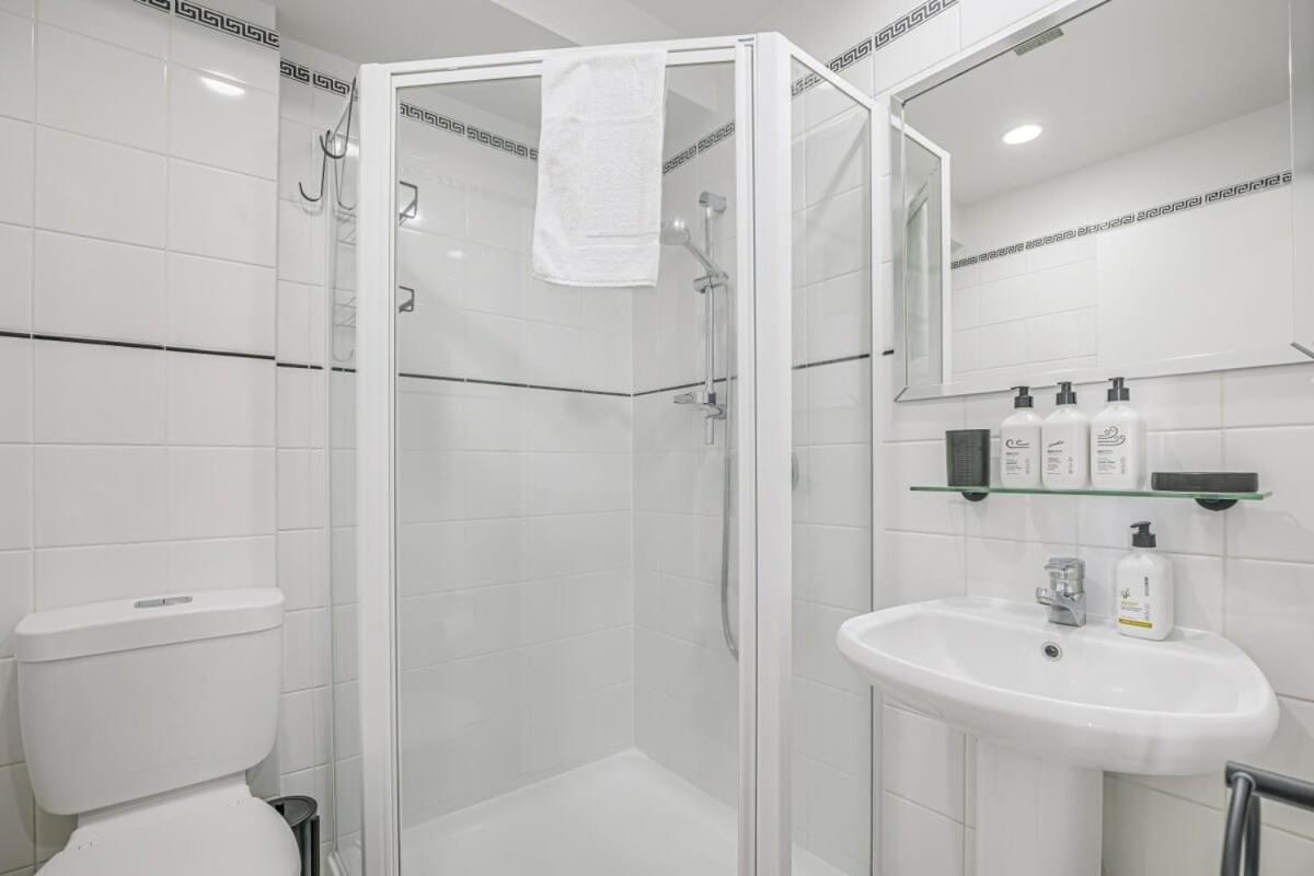 Spacious Character Apartment Окленд Экстерьер фото